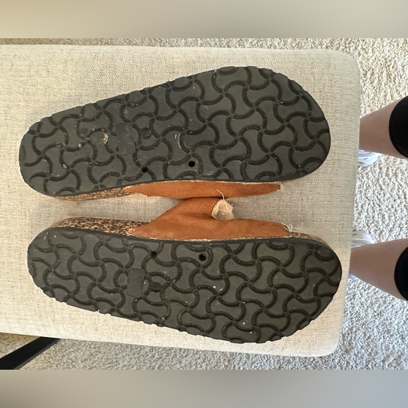 S13 - Lulus Carmella Dark Camel Suede Faux fur Buckled Slide Sandals size 7.5 - Picture 11 of 13